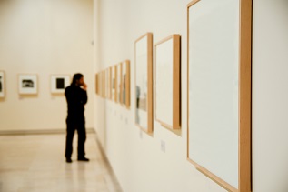 Bildergalerie an einer Wand